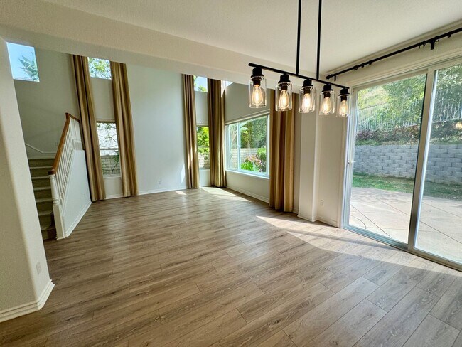 Building Photo - Beautiful Remodeled home in Dos Vientos