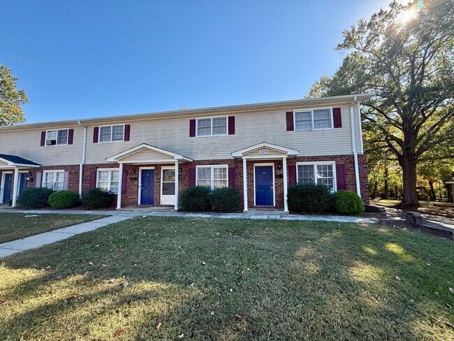 Primary Photo - Two bedroom, 1.5 bath in Graham--McAden Place