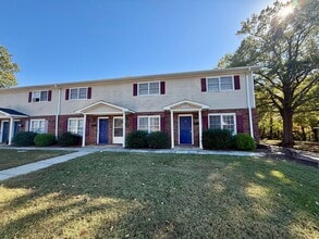 Building Photo - Two bedroom, 1.5 bath in Graham--McAden Place