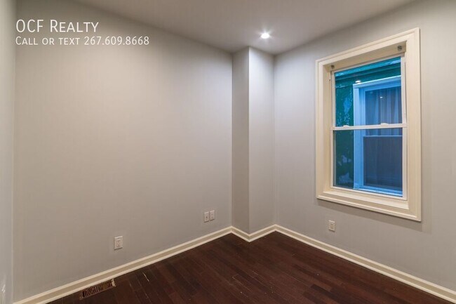 Building Photo - 723 S 56th St