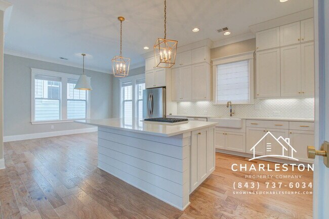 Building Photo - 1636 Juliana St