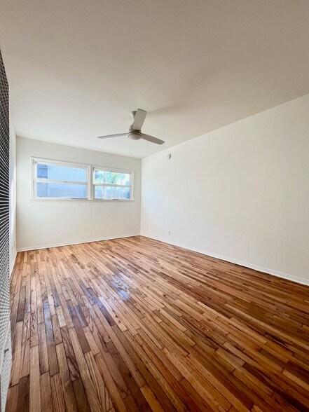 Building Photo - 2129 Ocean Ave