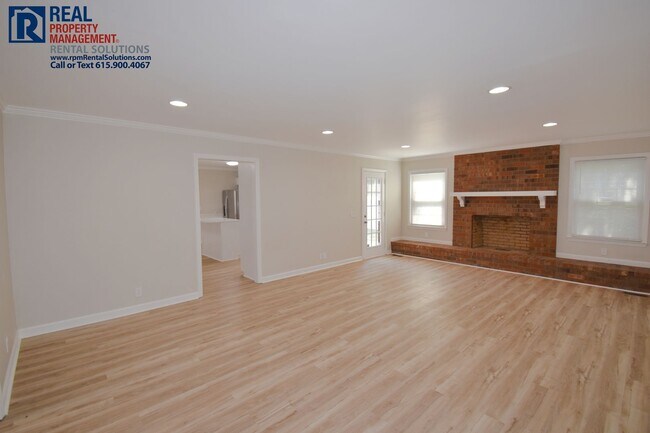 Building Photo - 2107 Londonderry Dr