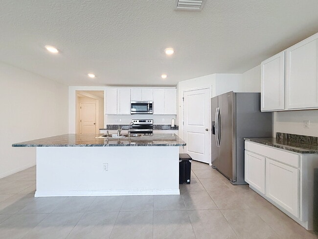 Building Photo - 13559 Southern Magnolia Dr