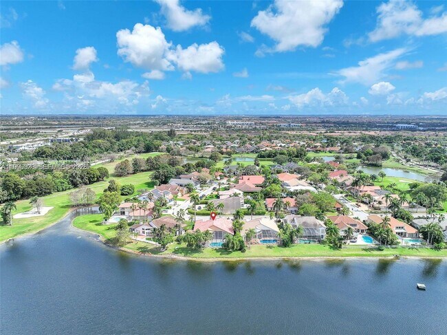 Building Photo - 620 Laurel Ln