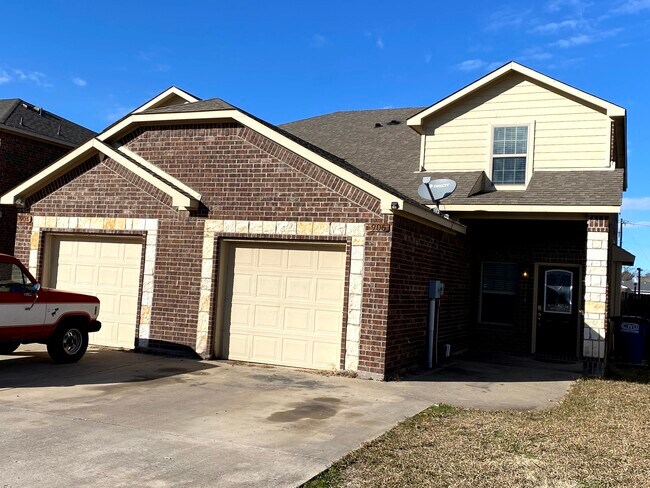 Building Photo - 906 Parkplace Ridge