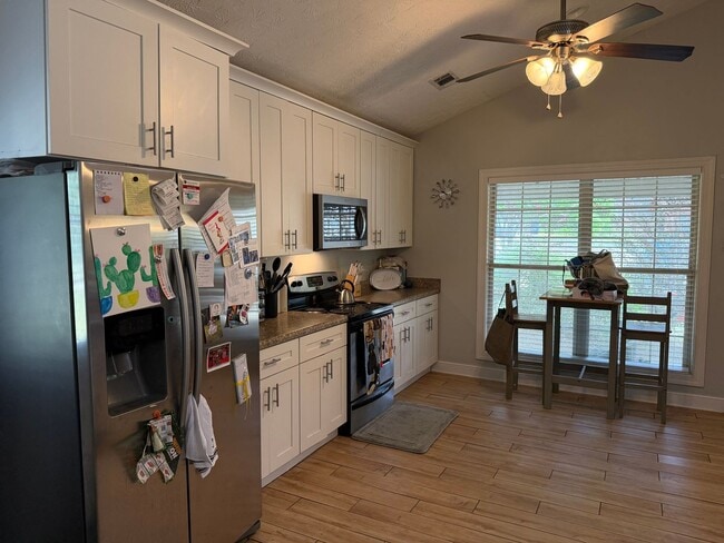 Building Photo - 513 Greentree Terrace