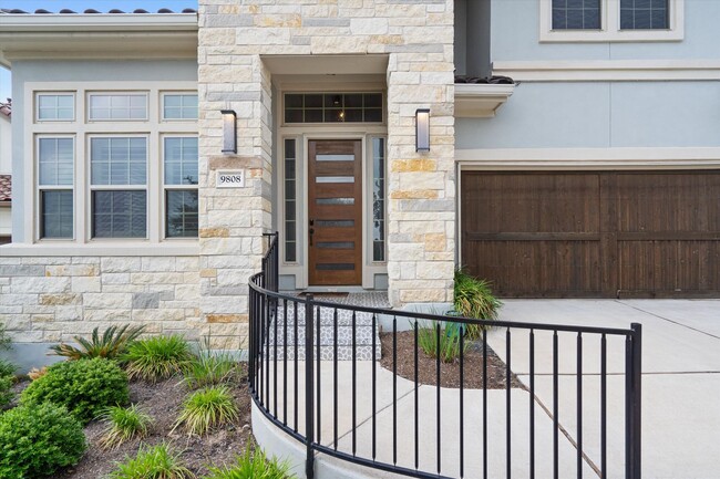 Building Photo - Stunning 4-Bedroom Home in Northwest Austi...