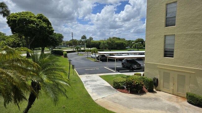 Building Photo - 23305 Barwood Ln N