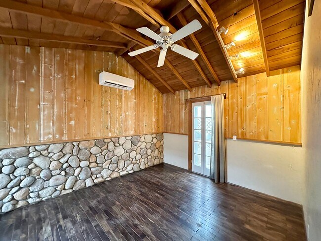 Building Photo - 1 Bed + 1 Bath Cottage | Hollywood By the Sea | Unfurnished