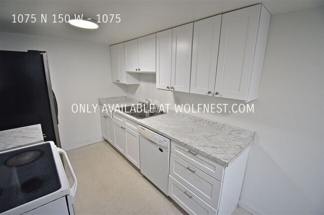 Building Photo - Beautiful 2 Bed Orem Unit! No Deposit Option!