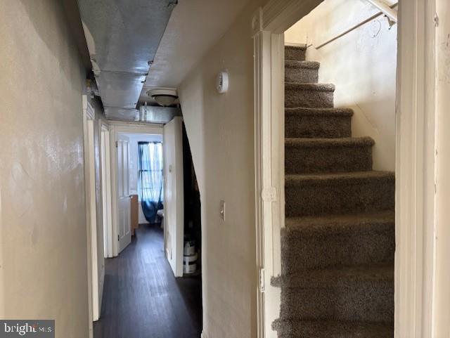 Building Photo - 112 W Main St