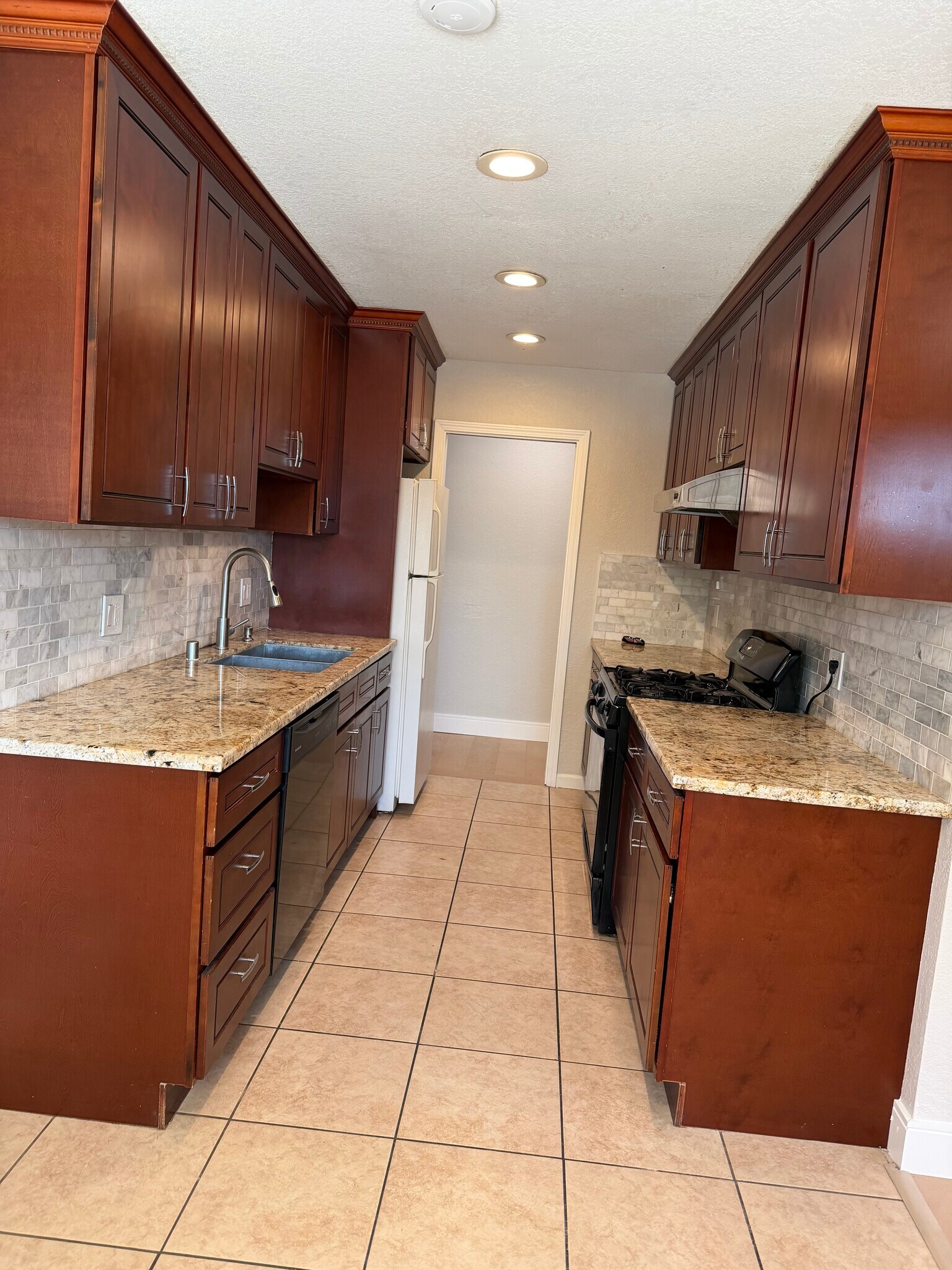 Building Photo - 43135 Gatewood St