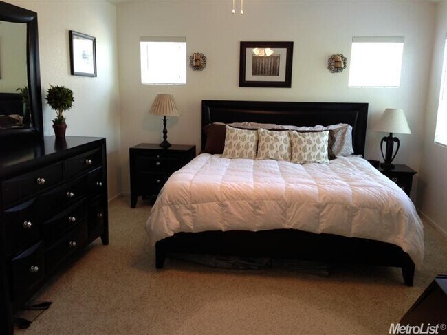 Building Photo - Charming Folsom Prarie City Home