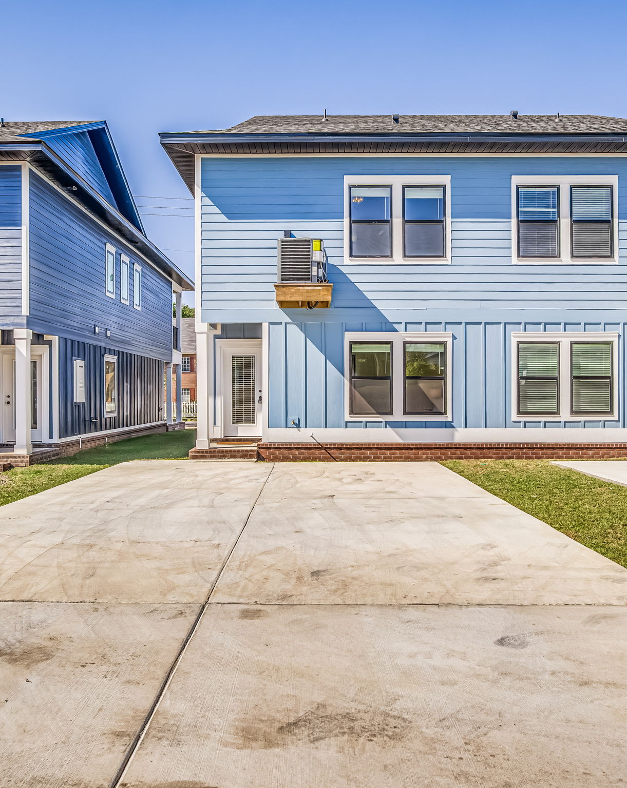 Building Photo - 562 N De Villiers St