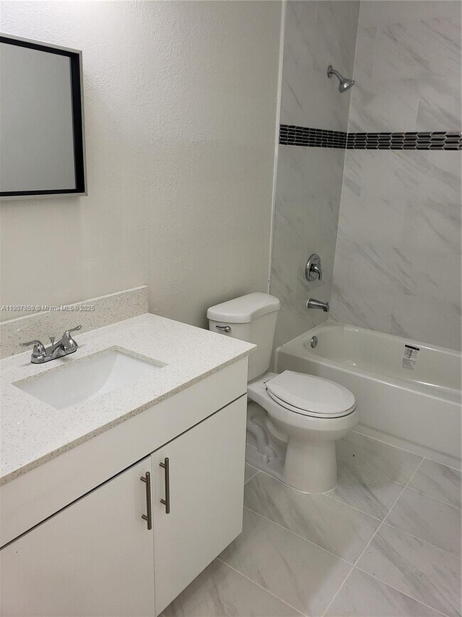 Building Photo - 1666 SE 27th Ct