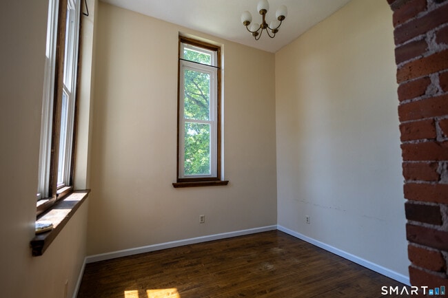 Building Photo - 58 Woodley Ct