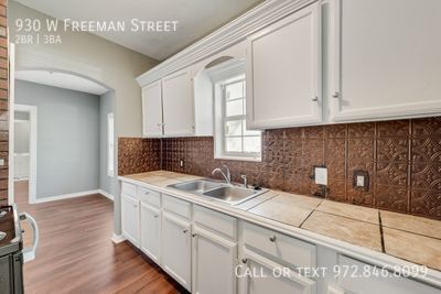 Building Photo - 930 Freeman St