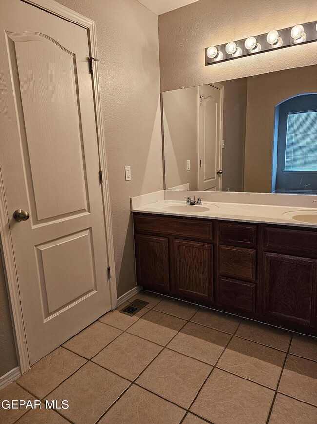 Building Photo - 4017 Hueco Land Ln