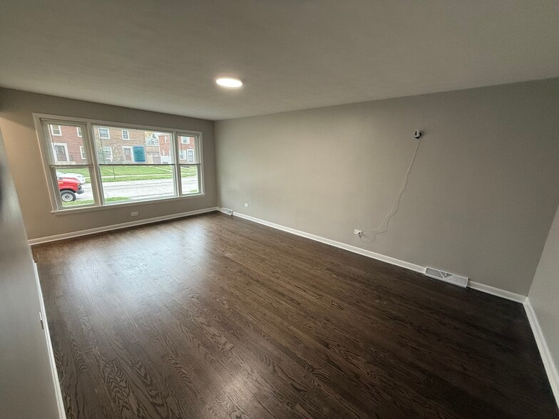 Building Photo - 124 Webb St