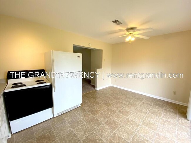 Building Photo - 2159 Mulberry St