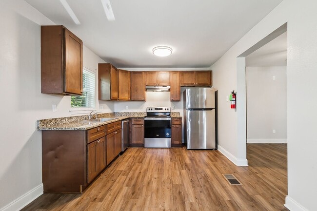 Building Photo - 2084-2086NRoch