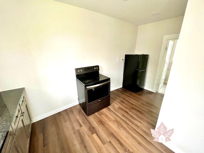 Building Photo - 4124 S Landess St