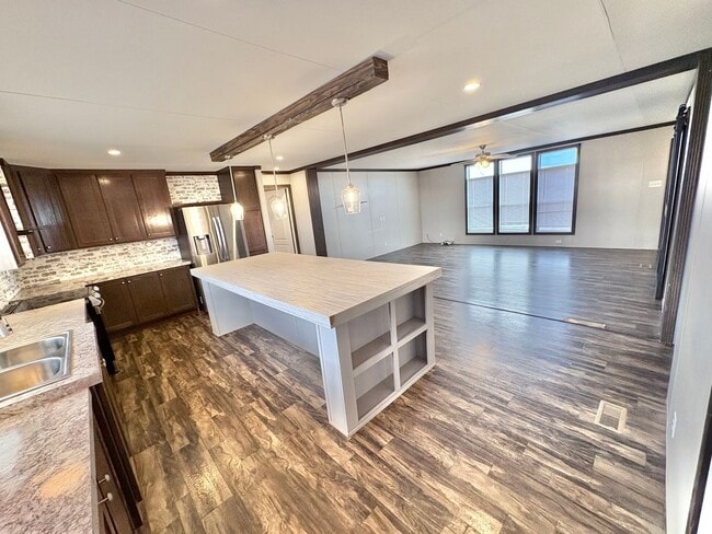 Building Photo - 4017 Stetson