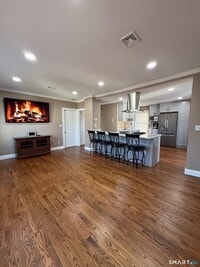 Building Photo - 13 Howard Ave