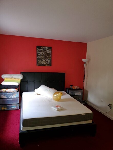 Building Photo - 7805 Park Ave