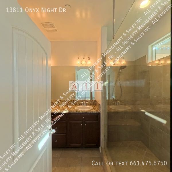 Building Photo - 13811 Onyx Night Dr