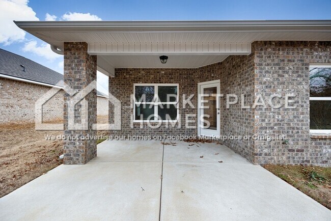 Building Photo - 174 River Pointe Dr