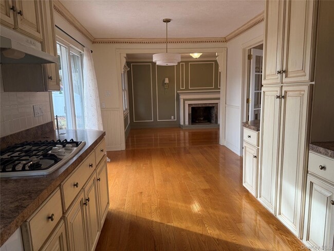 Building Photo - 14 Genesee Dr