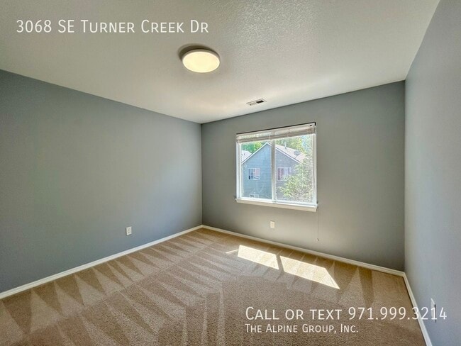Building Photo - 3068 SE Turner Creek Dr