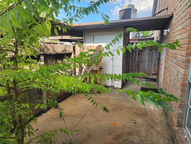 Building Photo - 4034 Belle Park Dr