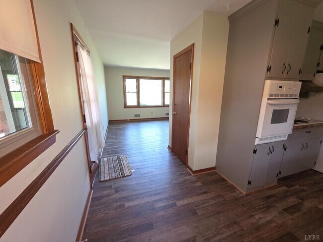 Building Photo - 5930 Edgewood Ave