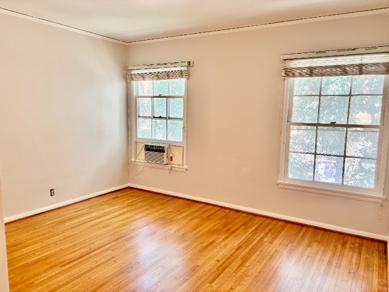 Building Photo - 1271 N Crescent Heights Blvd
