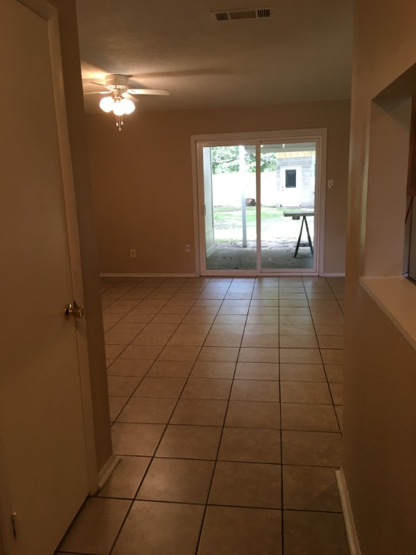 Building Photo - 7631 Lexington Dr