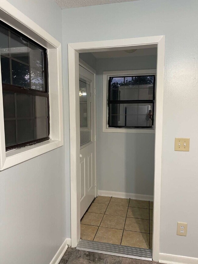 Building Photo - "Charming 3-Bedroom Home in Jonesboro - Co...