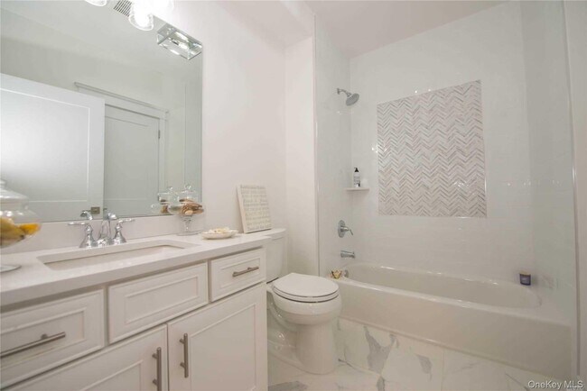 Building Photo - 8 Northridge St