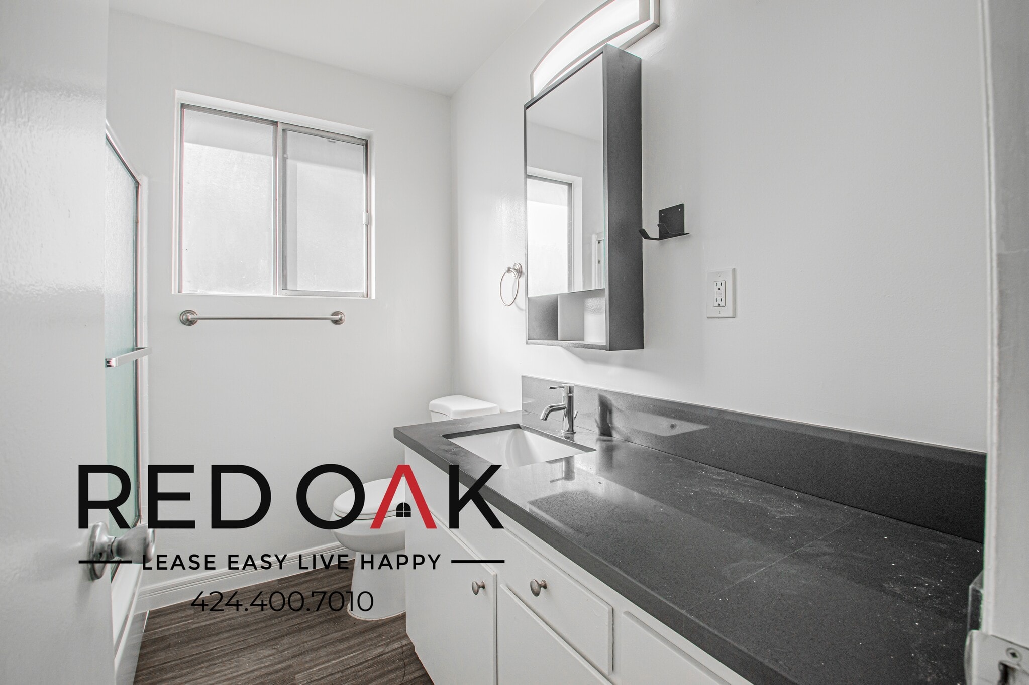 Building Photo - 12737 Moorpark St