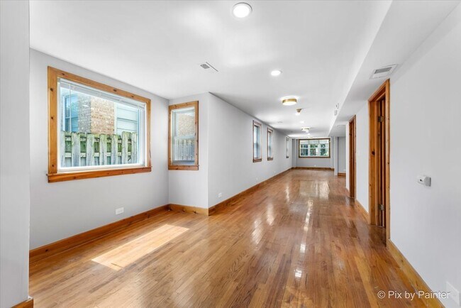 Building Photo - 2515 N Talman Ave