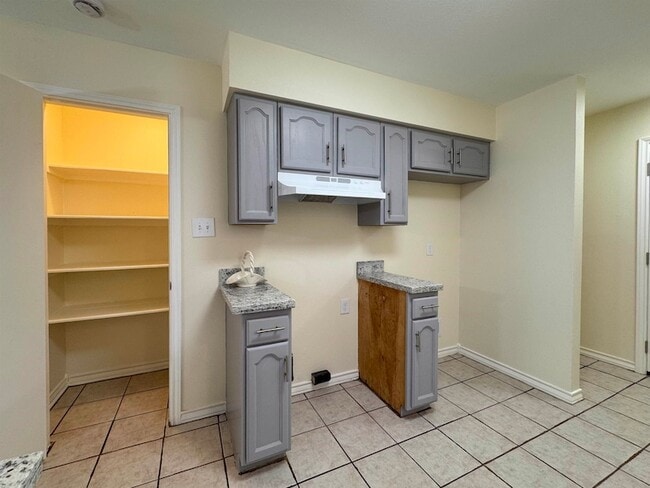 Building Photo - 304 Anthony Ln