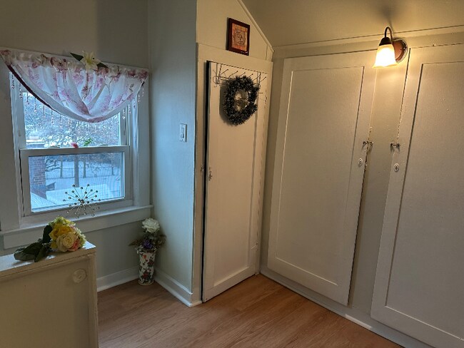 Building Photo - 269 N 1st Ave