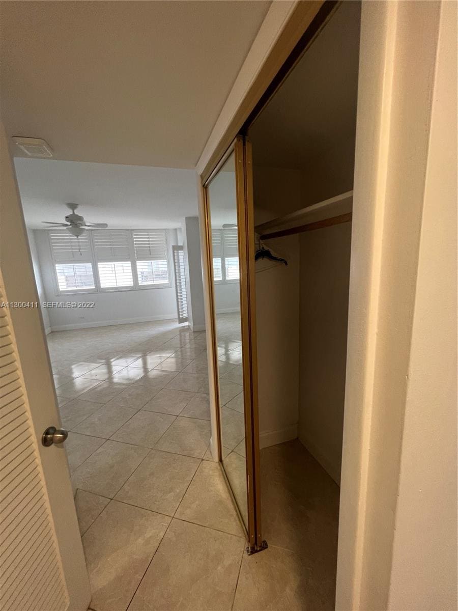 Building Photo - 6039 Collins Ave