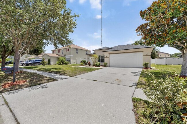Building Photo - 10610 Boyette Creek Blvd
