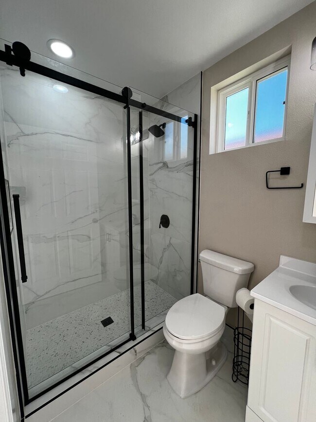 Building Photo - Brand New Three Bedroom and One Bath ADU House for Rent in Pico Rivera