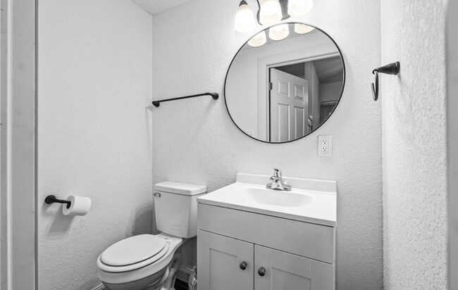 Building Photo - Quiet Comfort: Charming 3 Bed, 2.5 Bath Ho...