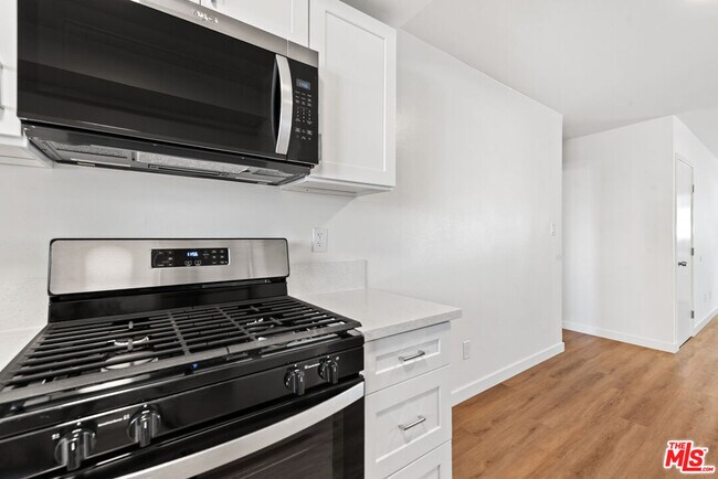 Building Photo - 836 Ashland Ave