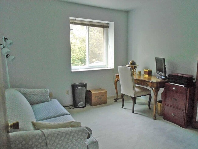 Building Photo - 2547 Meade Ct